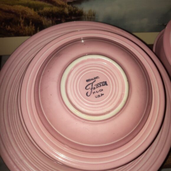 Vintage 80s Fiesta Rose Pink Dinnerware Service for 4 - Plates, Cups & Saucers - Picture 7 of 9